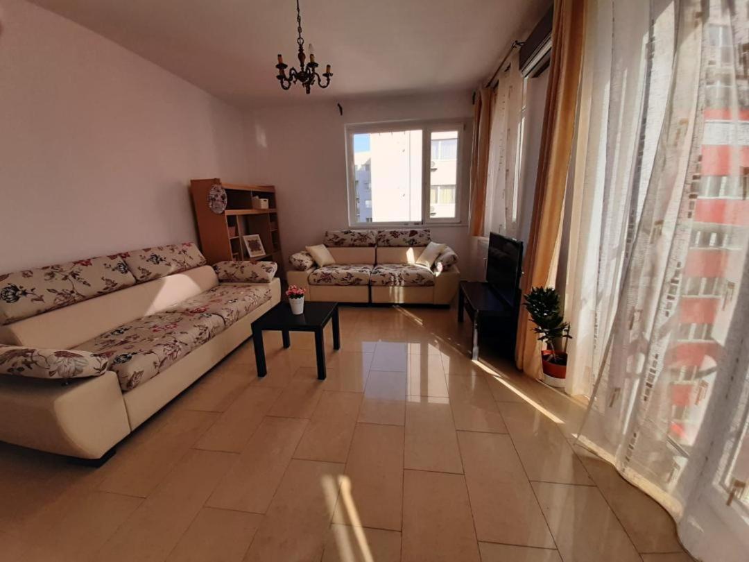 Arad Chic Apartament Uta Εξωτερικό φωτογραφία